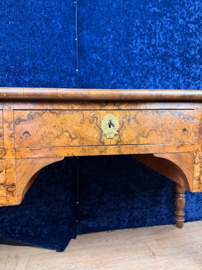 Bureau époque Louis Philippe En Ronce De Noyer Vers 1830