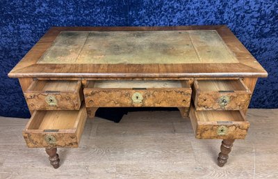 Bureau époque Louis Philippe En Ronce De Noyer Vers 1830