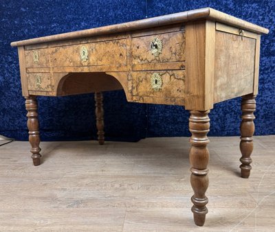 Bureau époque Louis Philippe En Ronce De Noyer Vers 1830