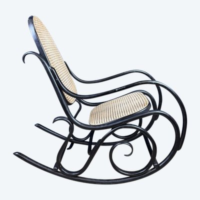 Schaukelstuhl Im Geschmack Von Thonet Aus Gebogenem Holz Geschwärzt