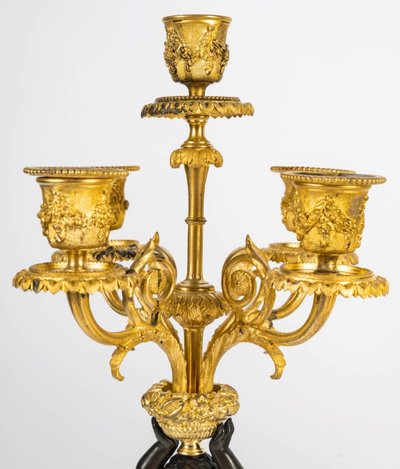 Une Garniture En Bronze Doré Et Marbre Blanc, 19th Century