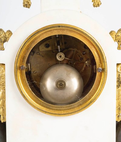 Une Garniture En Bronze Doré Et Marbre Blanc, 19th Century