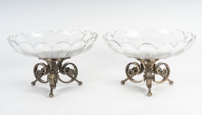 Une Paire De Coupes En Cristal De Baccarat Avec Une Base En Bronze Argenté, Fin XIXème Siècle