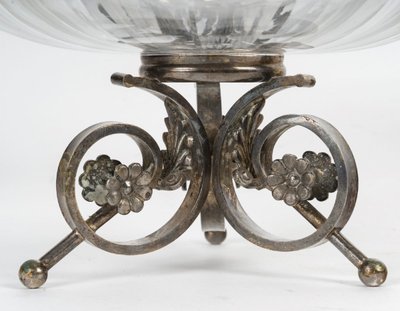 Une Paire De Coupes En Cristal De Baccarat Avec Une Base En Bronze Argenté, Fin XIXème Siècle
