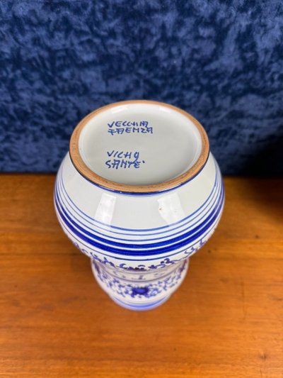 Due grandi vasi da farmacia in ceramica italiana del XX secolo