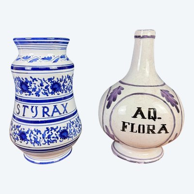 Due grandi vasi da farmacia in ceramica italiana del XX secolo