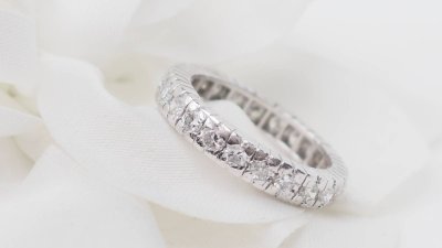 Amerikanischer Trauring aus Platin und Diamanten 0.92ct