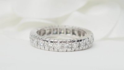 Amerikanischer Trauring aus Platin und Diamanten 0.92ct