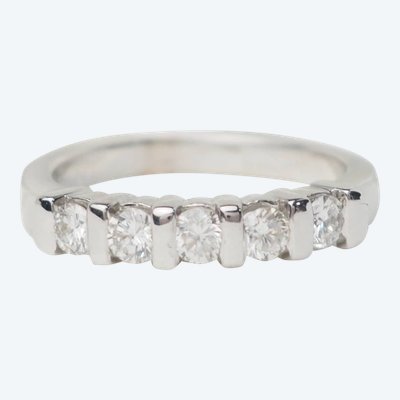 Mezza fede in oro bianco e diamanti 0,60ct