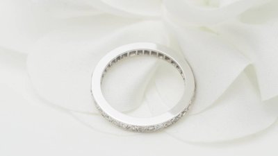 Alliance tour complet en or blanc et diamants 0.35ct