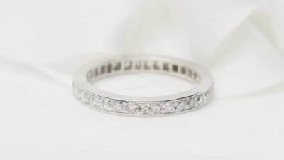 Alliance tour complet en or blanc et diamants 0.35ct