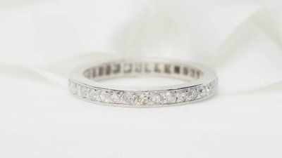 Alliance tour complet en or blanc et diamants 0.35ct