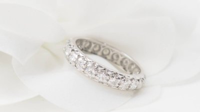 Fede americana in oro bianco e diamanti 0,88 carati