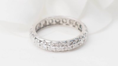 Fede americana in oro bianco e diamanti 0,88 carati