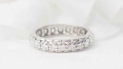 Fede americana in oro bianco e diamanti 0,88 carati