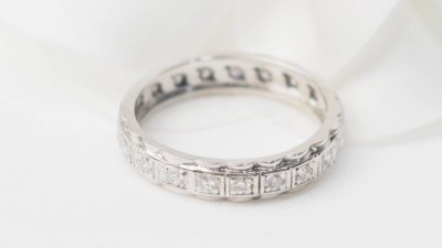 Fede americana in oro bianco e diamanti 0,52 carati