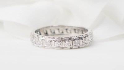 Fede americana in oro bianco e diamanti 0,52 carati