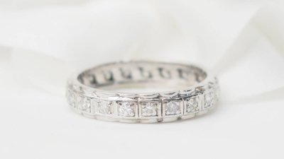 Fede americana in oro bianco e diamanti 0,52 carati