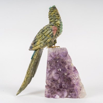 Scultura di pappagallo in marmo e pietra preziosa