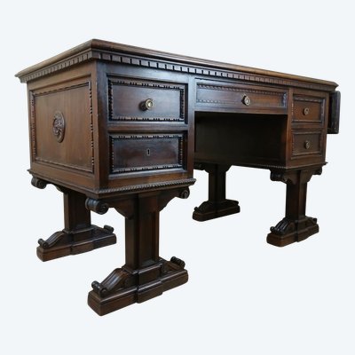 Insolite Bureau De Centre Style Renaissance Réalisé Au Milieu Du 19eme Siècle En Noyer