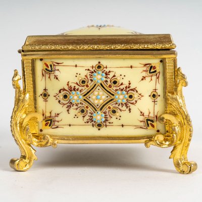 A Small Tahan Jewelry Box, 19th Century