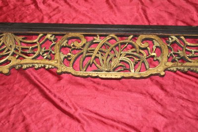 Carved gilded wood bed front piece Origin China 19th century length: 204.5 cm