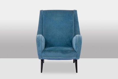 Sessel aus blauem Samt, Beine aus Buchenholz. 1950er Jahre. LS4410409A