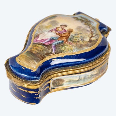 Miniature Coffret à Bijoux De Forme Mouvementé En Porcelaine Bleu, XIXème Siècle