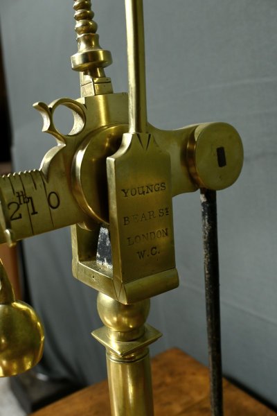 Balance de Jockey en Noyer, estampillée Youngs, époque Victorienne – 1860