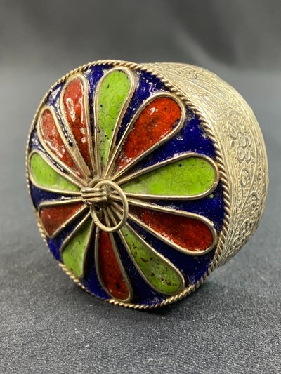 Berber box in silver-chased metal enhanced with polychrome enamel
