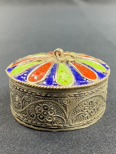 Berber box in silver-chased metal enhanced with polychrome enamel