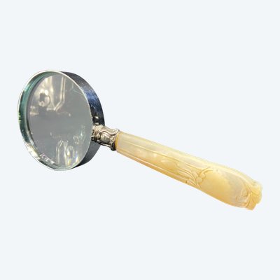 Magnifying glass with mother-of-pearl handle and silver ferrule