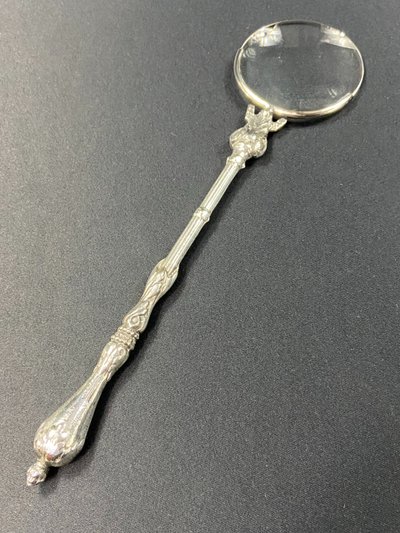 Große Lupe aus versilberter Bronze im Stil Ludwigs XVI.