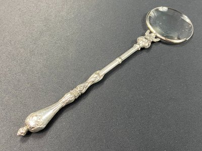 Große Lupe aus versilberter Bronze im Stil Ludwigs XVI.