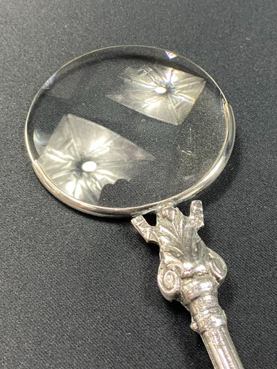 Große Lupe aus versilberter Bronze im Stil Ludwigs XVI.