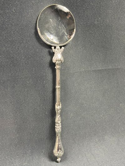 Große Lupe aus versilberter Bronze im Stil Ludwigs XVI.