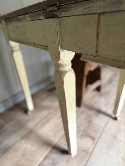 Table console demi lune datant du 18e siècle directoire patinée avec une peinture 