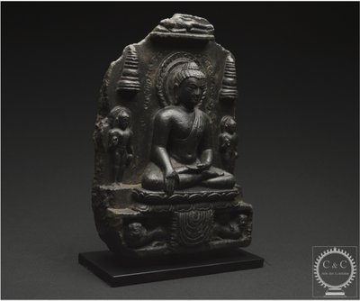 Inde, Dynastie Pāla-Sena, Xème-XIIème siècle, Fragment de stèle en pierre représentant Bouddha