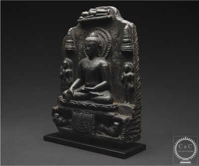 Inde, Dynastie Pāla-Sena, Xème-XIIème siècle, Fragment de stèle en pierre représentant Bouddha