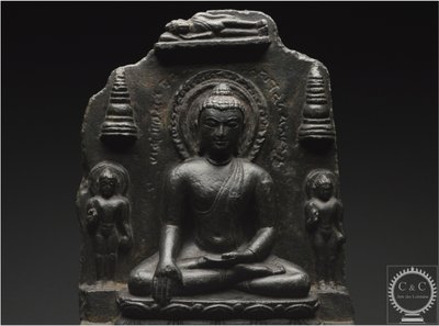 Inde, Dynastie Pāla-Sena, Xème-XIIème siècle, Fragment de stèle en pierre représentant Bouddha