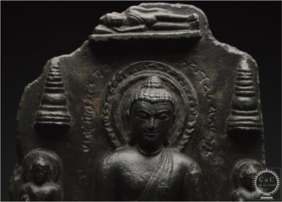 Inde, Dynastie Pāla-Sena, Xème-XIIème siècle, Fragment de stèle en pierre représentant Bouddha