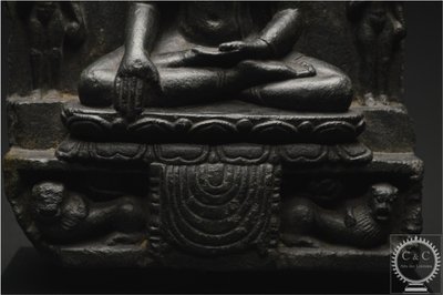 Inde, Dynastie Pāla-Sena, Xème-XIIème siècle, Fragment de stèle en pierre représentant Bouddha