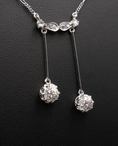 Collier Négligé Diamants Taille Ancienne 1 carat Et Diamants Taille Rose, Or Blanc 18 Carats.