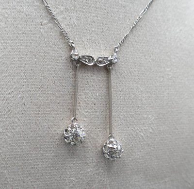 Collier Négligé Diamants Taille Ancienne 1 carat Et Diamants Taille Rose, Or Blanc 18 Carats.