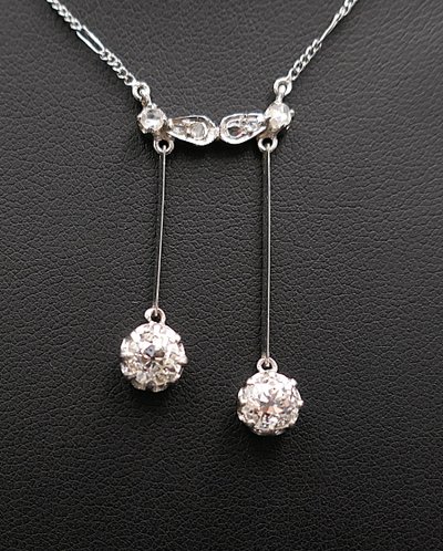 Collier Négligé Diamants Taille Ancienne 1 carat Et Diamants Taille Rose, Or Blanc 18 Carats.