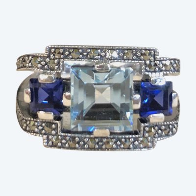 Anello con topazio, pietra blu e marcassite