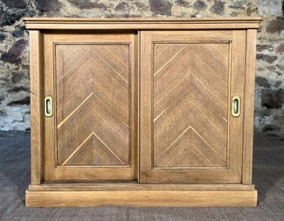 Ancien meuble de metier en chene a porte coulissante