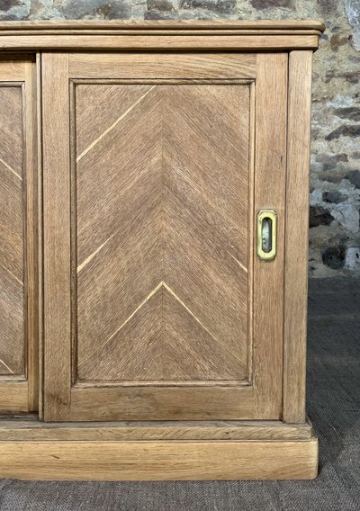 Ancien meuble de metier en chene a porte coulissante