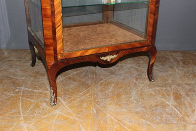 Vitrine Louis XV Quatre Faces Vitrées En Marqueterie Vers 1880
