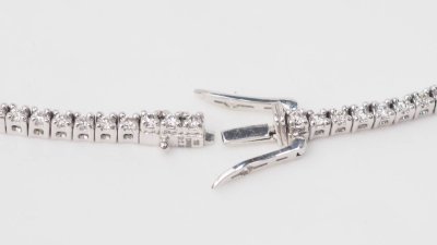 Collier rivière en or blanc et diamants 2,37cts